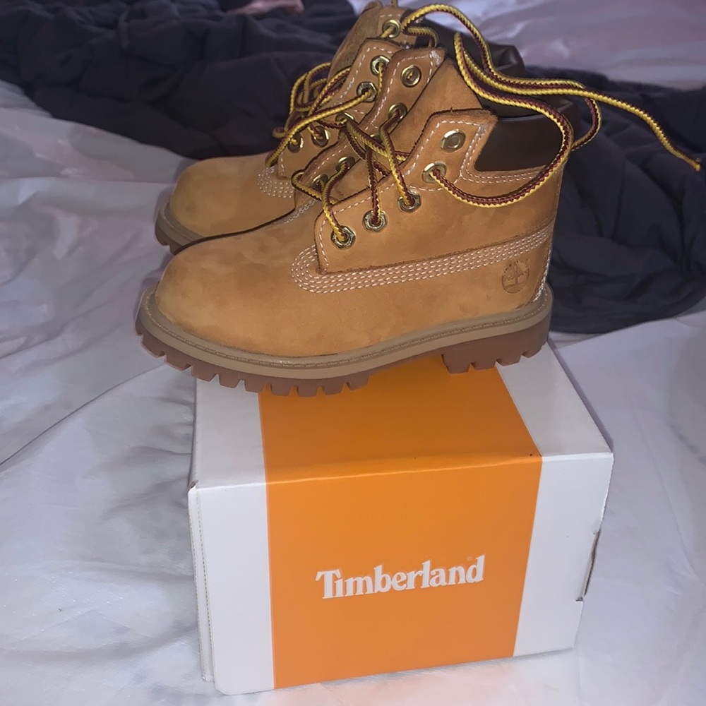 New 2022 waterproof wheat toddler boots